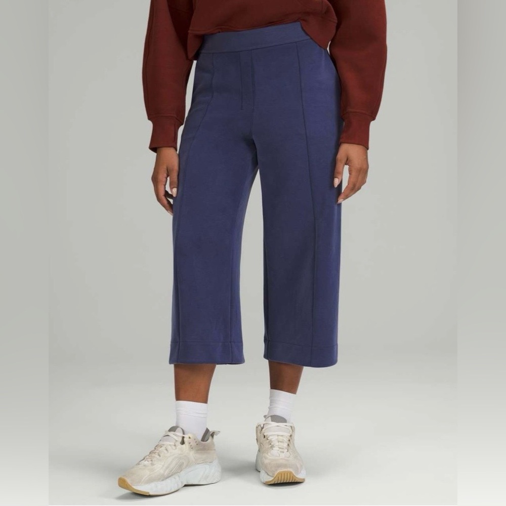 Lululemon Sz 8 Softstreme High-Rise Culotte in Night Sea